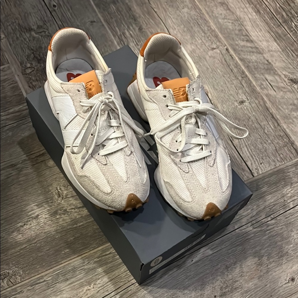 New Balance White and Orange women’s Sneakers